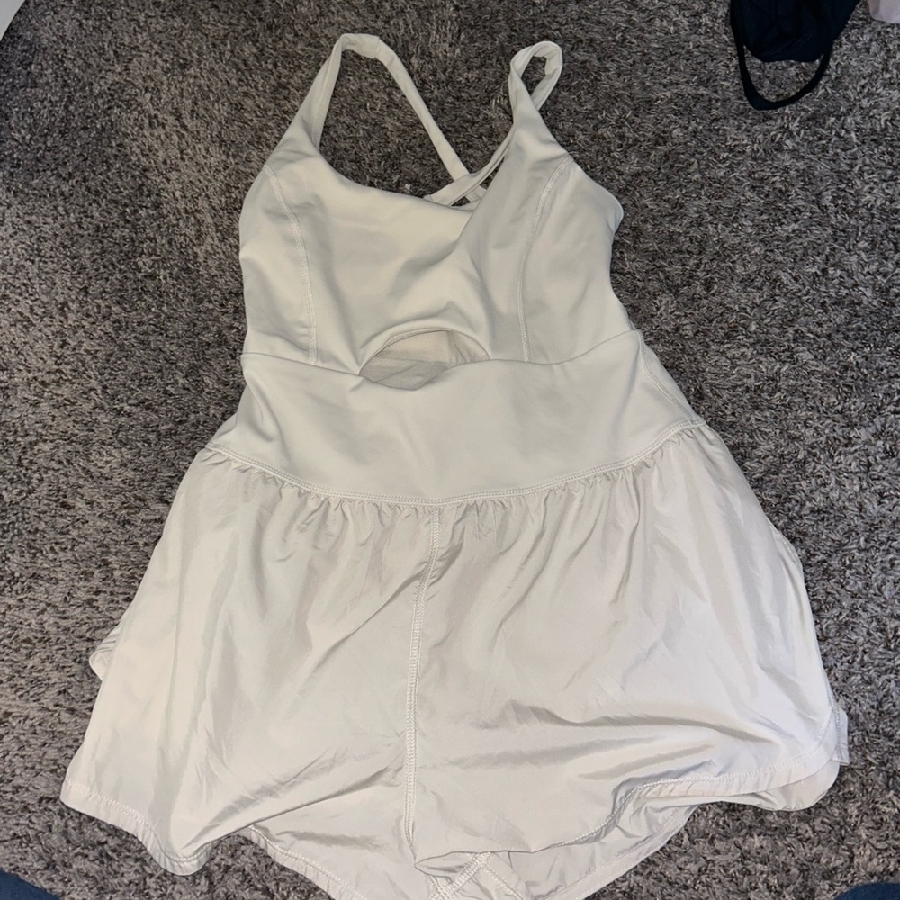 FREE PEOPLE MOVEMENT RUNSIE🥥